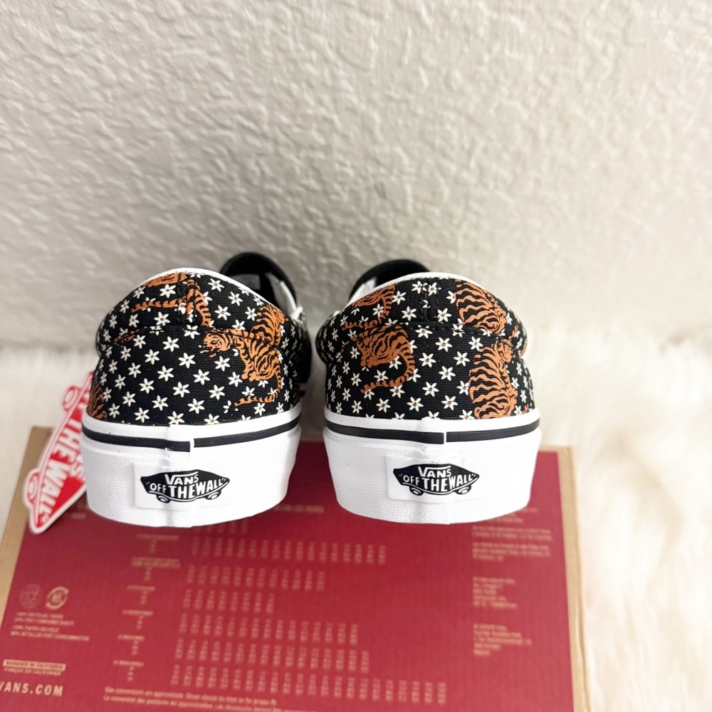 Vans Classic Slip-On Tiger Floral Black White Women Size 9 Brand New - Picture 7 of 9